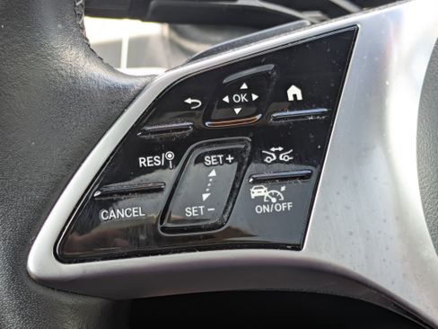 Certified 2023 Mercedes-Benz GLC 300 image 26
