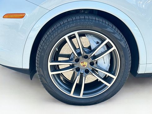 Used 2019 Porsche Cayenne Turbo image 39