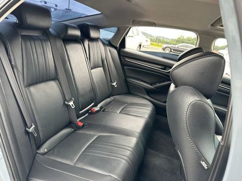 Used 2021 Honda Accord Touring image 32
