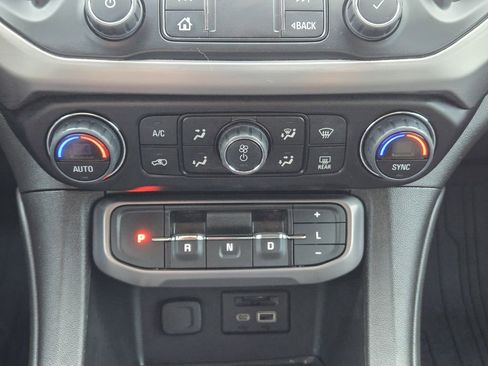 Used 2023 GMC Acadia AT4 w/ Technology Package image 18