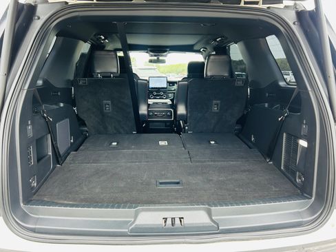 Used 2023 Ford Expedition Limited RWD image 9