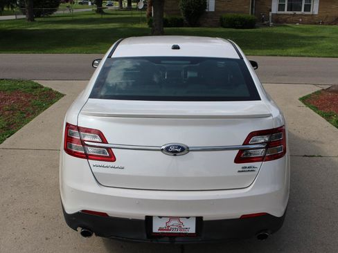 Used 2014 Ford Taurus SEL w/ Equipment Group 201A FWD image 9