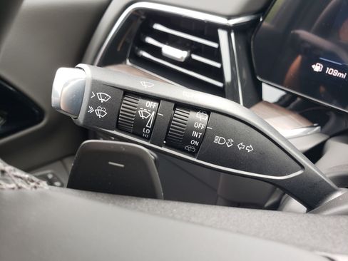 New 2026 Chevrolet Suburban Z71 w/ Comfort Package AWD/4WD image 19