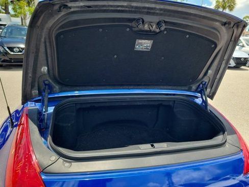 Used 2005 Nissan 350Z Touring RWD image 10