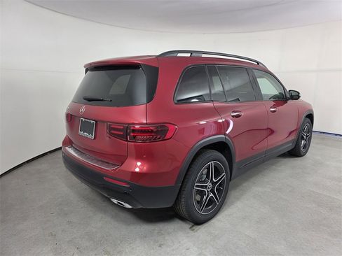 New 2026 Mercedes-Benz GLB 250 image 4