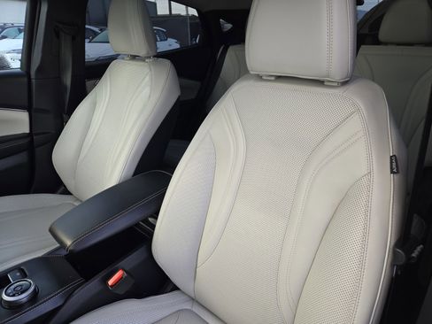 Used 2023 Ford Mustang Mach-E Premium image 15