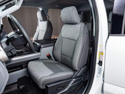 Used 2025 Ford F250 XLT w/ Black Appearance Package image 30