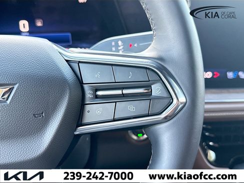 Used 2025 Chevrolet Suburban High Country AWD/4WD image 36