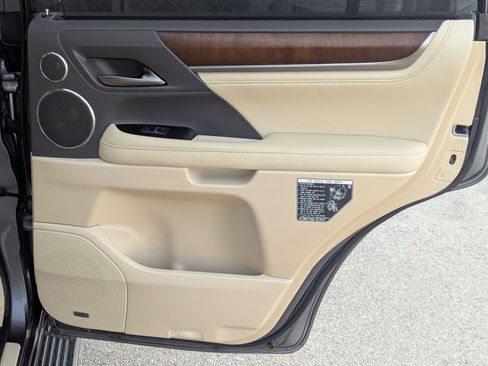 Used 2016 Lexus LX 570 4WD image 26