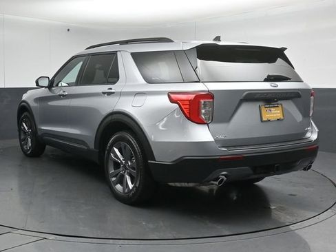 Certified 2021 Ford Explorer XLT w/ Equipment Group 202A AWD/4WD image 2