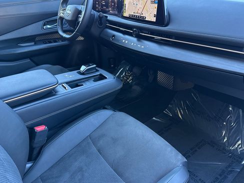 Certified 2023 Nissan Ariya FWD image 18