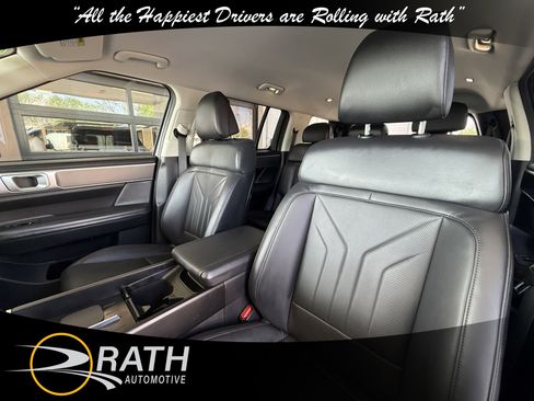 Used 2025 Hyundai Santa Fe SEL FWD image 13