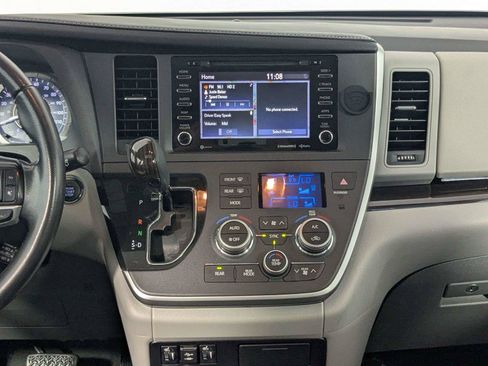 Used 2020 Toyota Sienna XLE w/ XLE Navigation Package FWD image 43