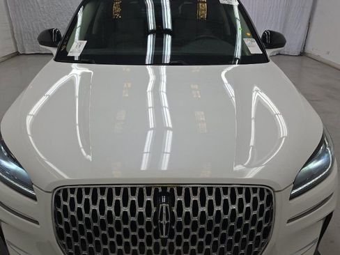 Used 2023 Lincoln Corsair FWD image 2