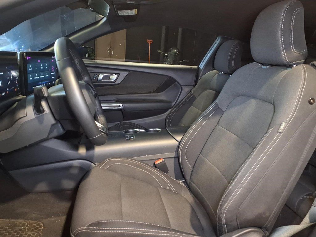 Used 2024 Ford Mustang Coupe RWD image 17