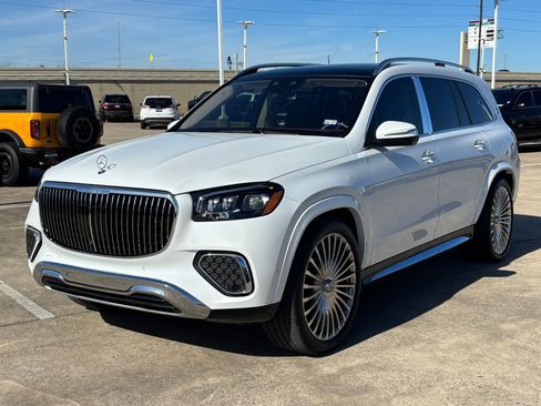 Used 2025 Mercedes-Benz Maybach GLS 600 4MATIC image 8