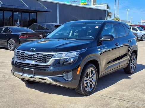 Used 2021 Kia Seltos LX image 3