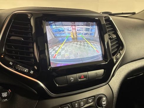 Used 2019 Jeep Cherokee Limited AWD/4WD image 21