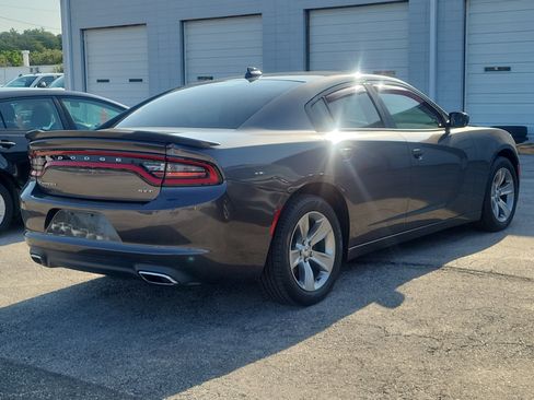 Used 2016 Dodge Charger SXT RWD image 7