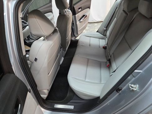 Used 2017 Acura TLX w/ Technology Package image 13