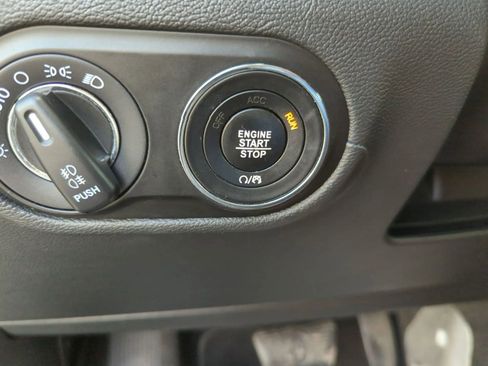 Used 2020 Maserati Levante S AWD/4WD image 20
