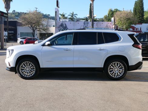 New 2026 GMC Acadia Denali w/ Super Cruise Package FWD image 2