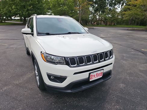 Used 2018 Jeep Compass Latitude FWD image 8