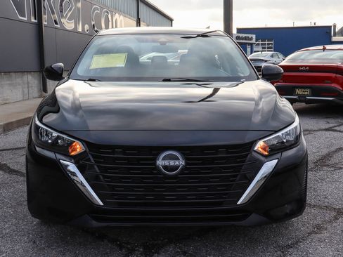 Used 2024 Nissan Sentra SV image 2