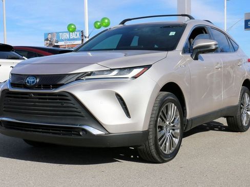 Used 2021 Toyota Venza Limited image 1