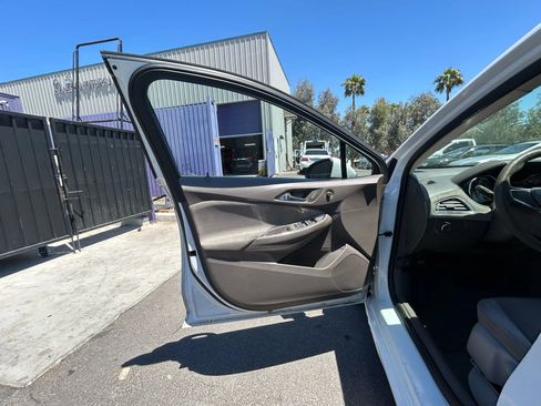 Used 2017 Chevrolet Cruze LS image 7