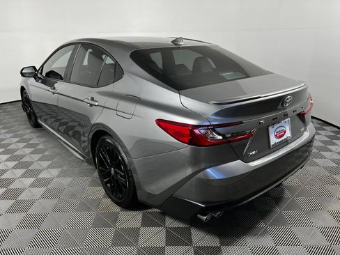 Used 2026 Toyota Camry SE FWD image 7