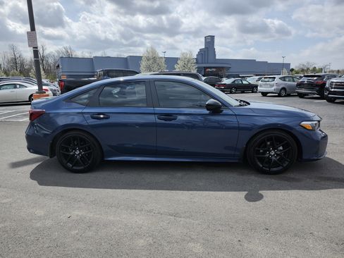 Used 2025 Honda Civic Sport image 17