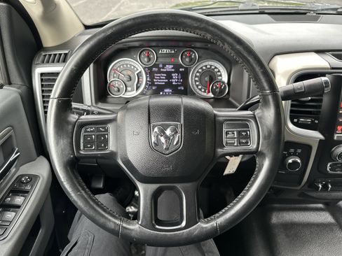 Used 2015 RAM 2500 SLT w/ Luxury Group AWD/4WD image 14