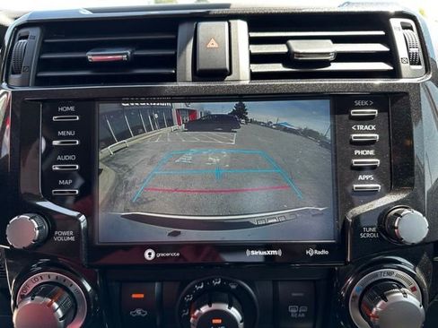 Used 2022 Toyota 4Runner TRD Off-Road AWD/4WD image 27