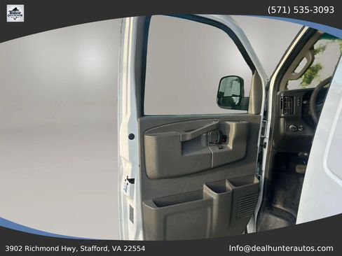 Used 2017 Chevrolet Express 2500 RWD image 15