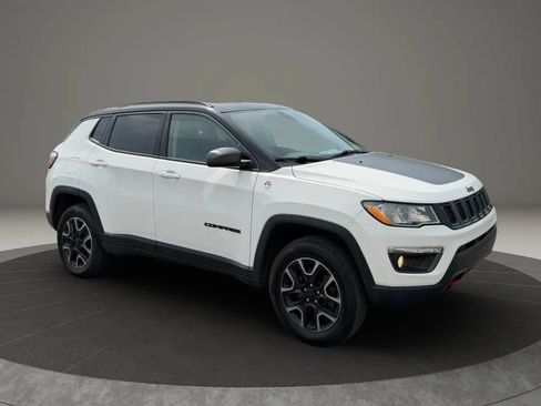 Used 2019 Jeep Compass Trailhawk AWD/4WD image 4