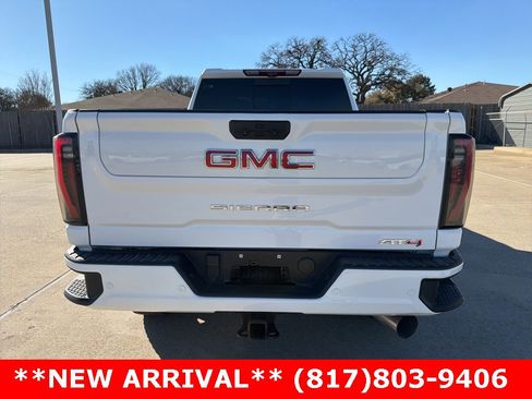 Used 2024 GMC Sierra 2500 AT4 w/ AT4 Premium Plus Package image 7