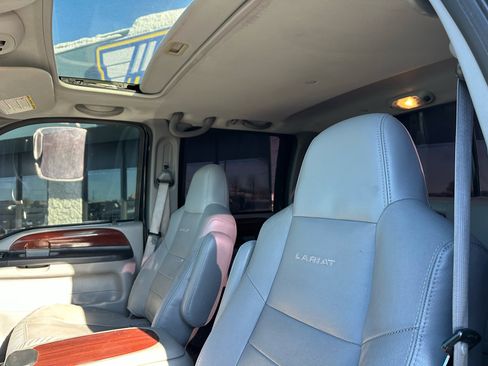 Used 2007 Ford F250 Lariat image 12