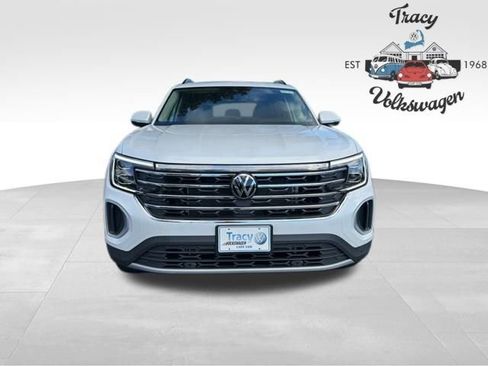New 2026 Volkswagen Atlas SE image 2
