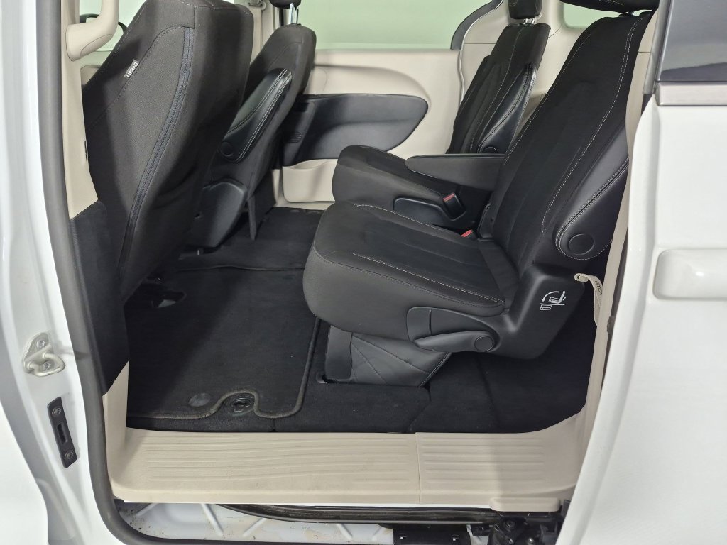 Used 2023 Chrysler Voyager LX FWD image 29