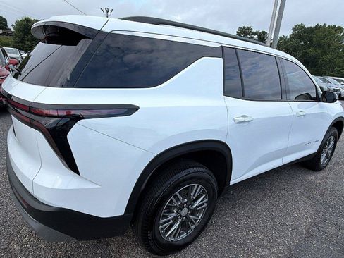 New 2026 Chevrolet Traverse LT FWD image 8