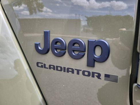 New 2025 Jeep Gladiator Sport image 23