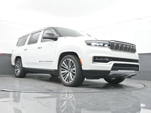 Used 2024 Jeep Grand Wagoneer L Series III AWD/4WD image 34