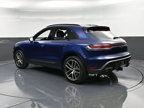 Certified 2025 Porsche Macan image 3