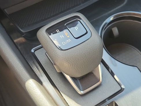 Used 2025 Nissan Rogue SV FWD image 27