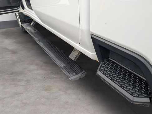 Used 2020 Chevrolet Silverado 2500 LTZ w/ LTZ Convenience Package image 12