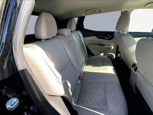 Used 2017 Nissan Rogue Sport SV w/ SV Premium Package image 17