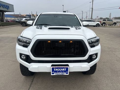 Used 2022 Toyota Tacoma TRD Sport w/ Technology Package image 10