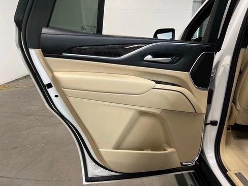 Used 2023 Cadillac Escalade Premium Luxury w/ Performance Package AWD/4WD image 19