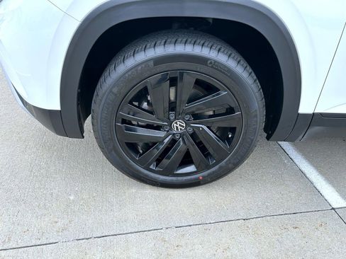 Used 2022 Volkswagen Atlas Cross Sport SE AWD/4WD image 22